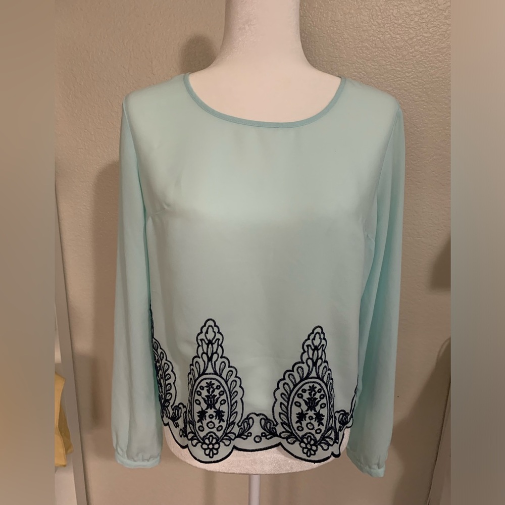 ‼️SALE‼️6 for $20.
. Xhilaration blouse